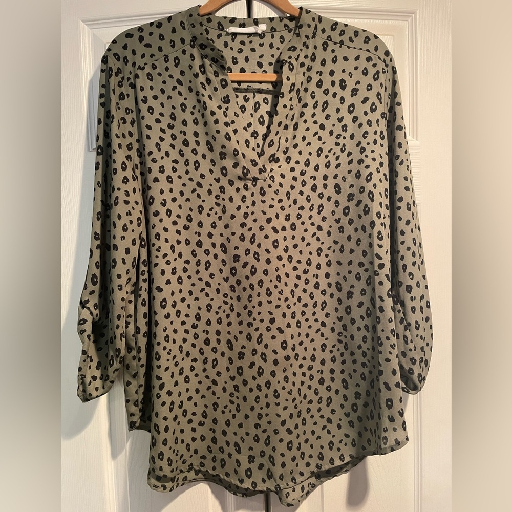 Olive cheetah print blouse - size XL